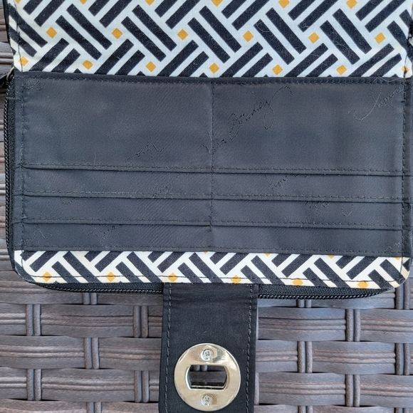 Vera Bradley Black Quilted Wallet Multi Functional Silver Clasp Zipper - Picture 3 of 9
